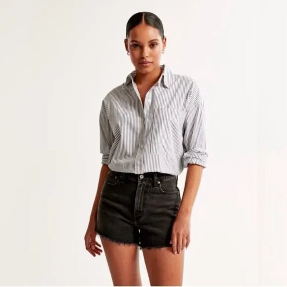 Abercrombie & Fitch High Rise 90s Cutoff Short - Washed Black